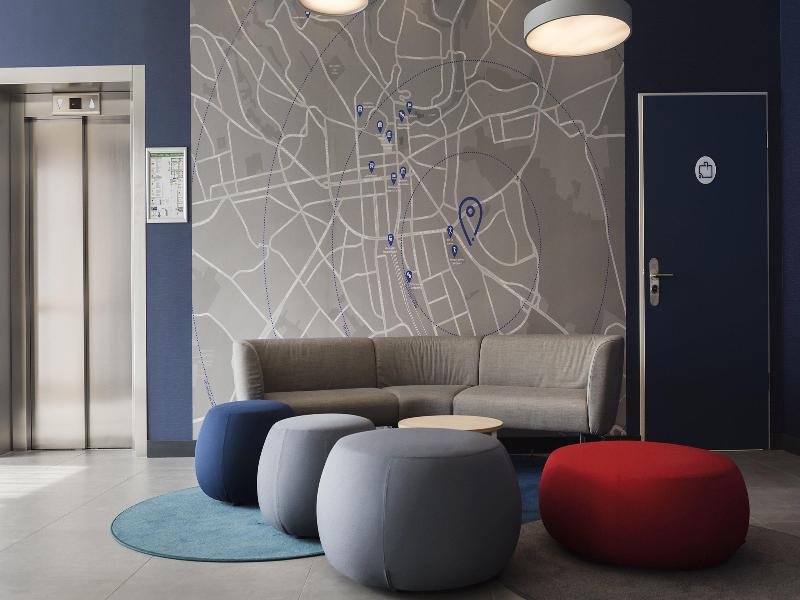 Holiday Inn Express Wiesbaden - Lobi