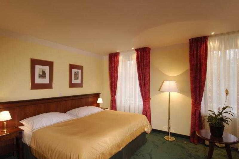EA hotel Jeleni Dvur Prague Castle - Oda