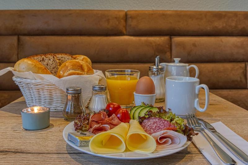 FF&E Carlton Hotel Dortmund - Restoran