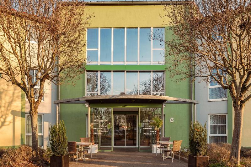 Highway Hotel - Genel