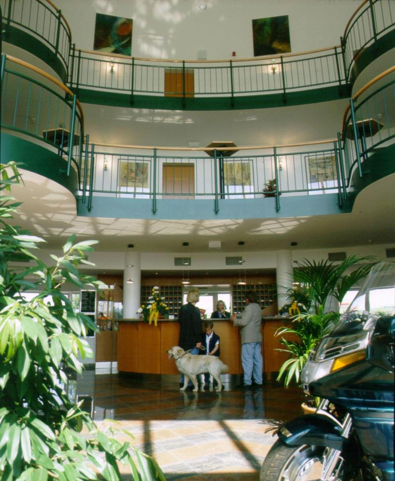 Highway Hotel - Genel