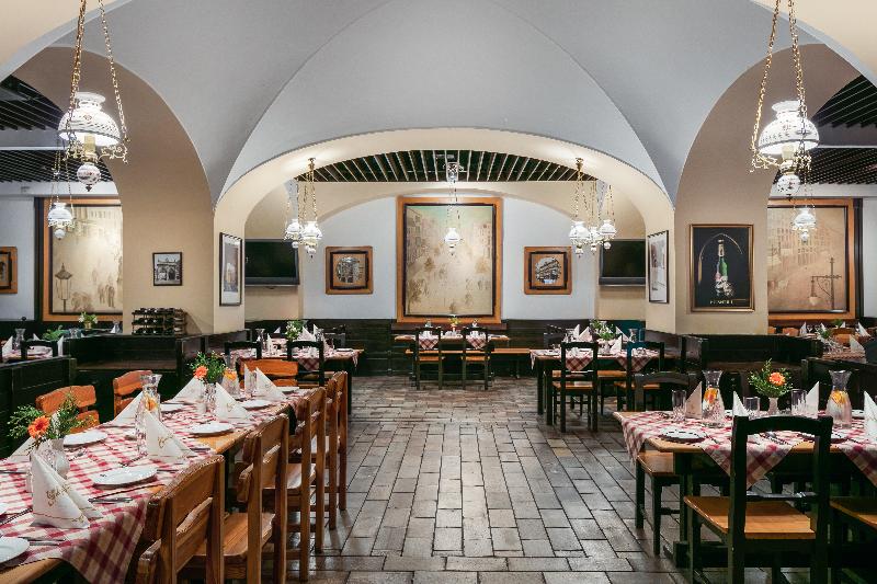 Ambassador Zlata Husa - Restoran