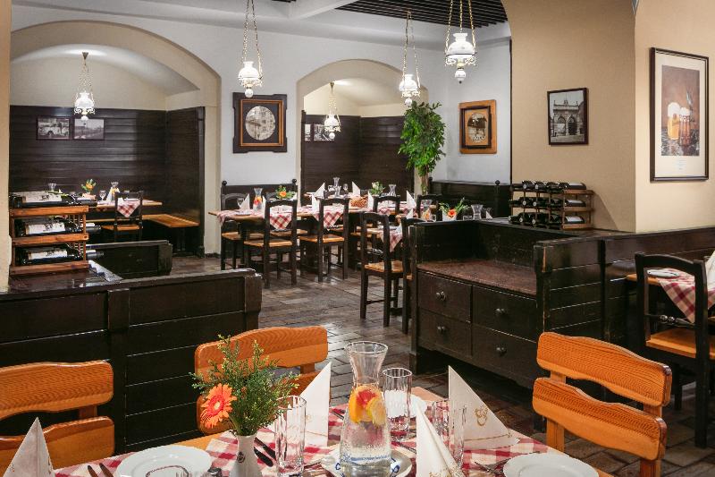 Ambassador Zlata Husa - Restoran