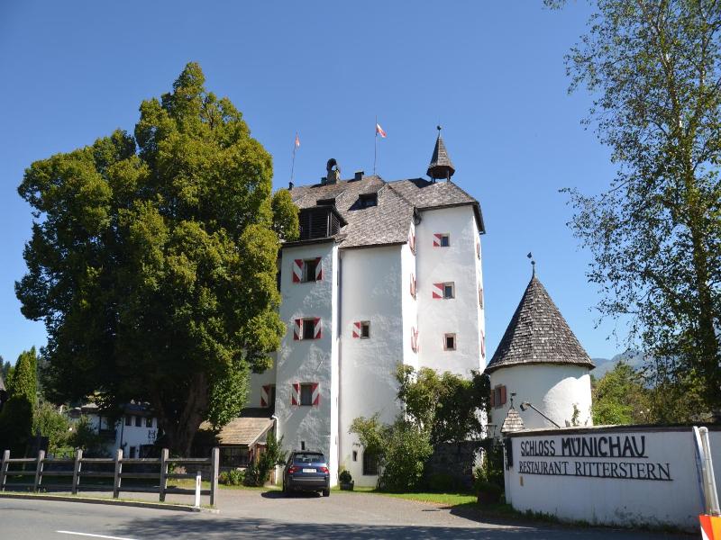 Schloss Munichau - Genel