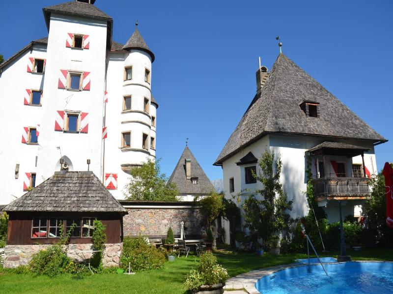 Schloss Munichau - Genel
