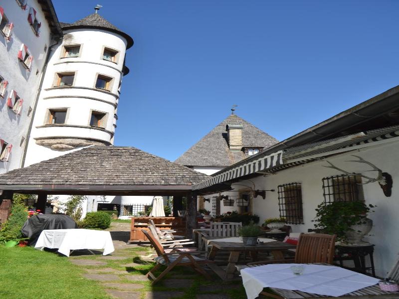 Schloss Munichau - Genel