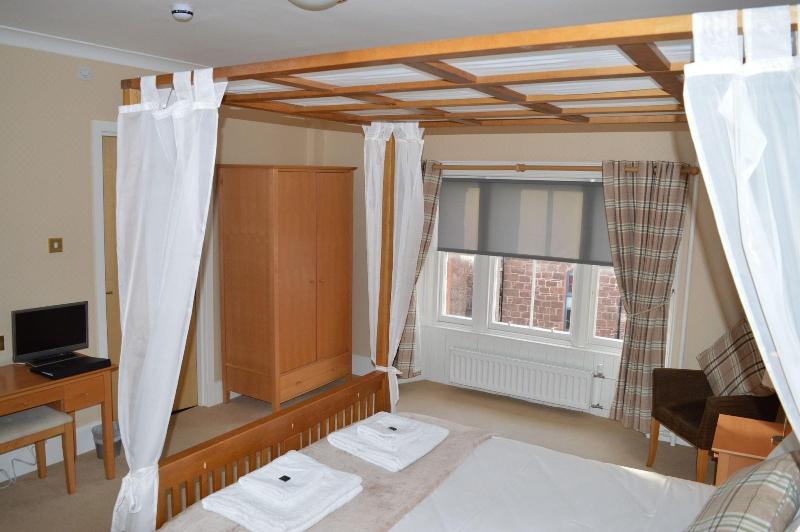 Airlie Arms Hotel - Oda