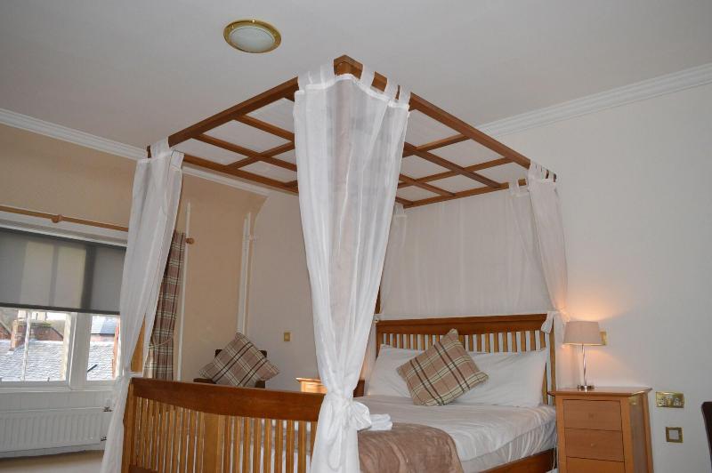 Airlie Arms Hotel - Oda