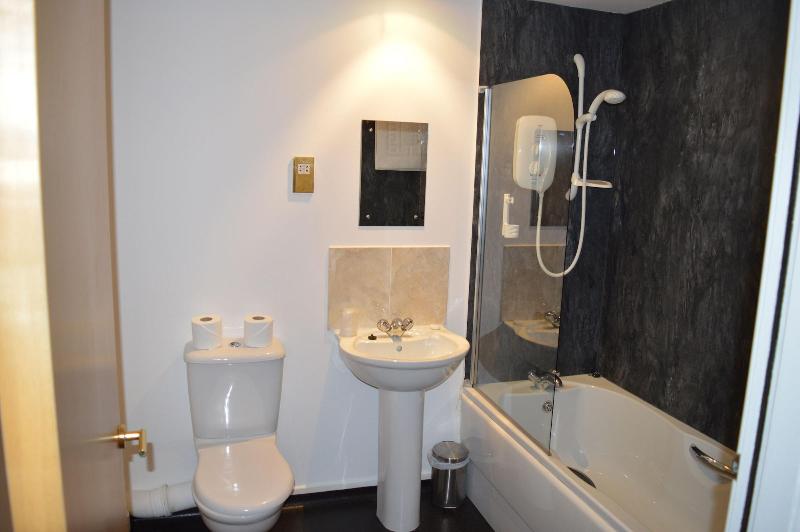 Airlie Arms Hotel - Oda