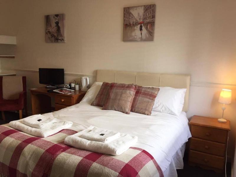 Airlie Arms Hotel - Oda