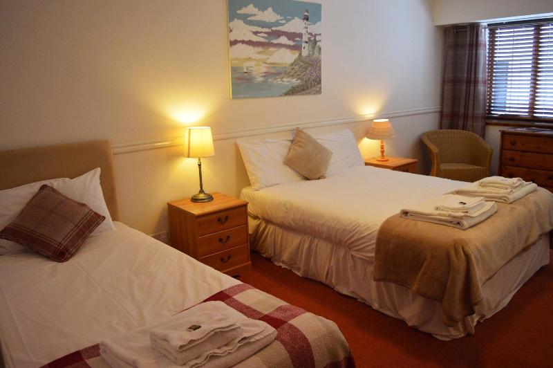 Airlie Arms Hotel - Oda