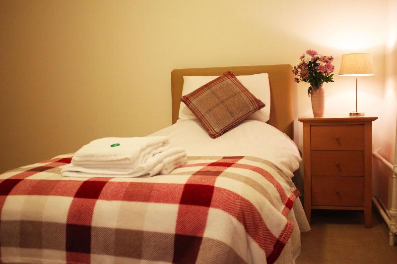 Airlie Arms Hotel - Oda