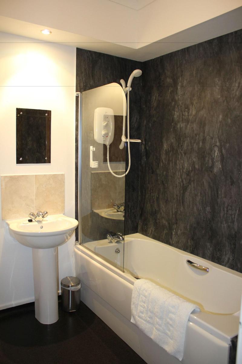 Airlie Arms Hotel - Oda