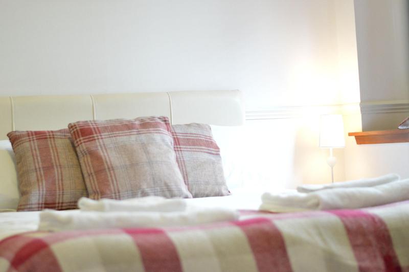 Airlie Arms Hotel - Oda
