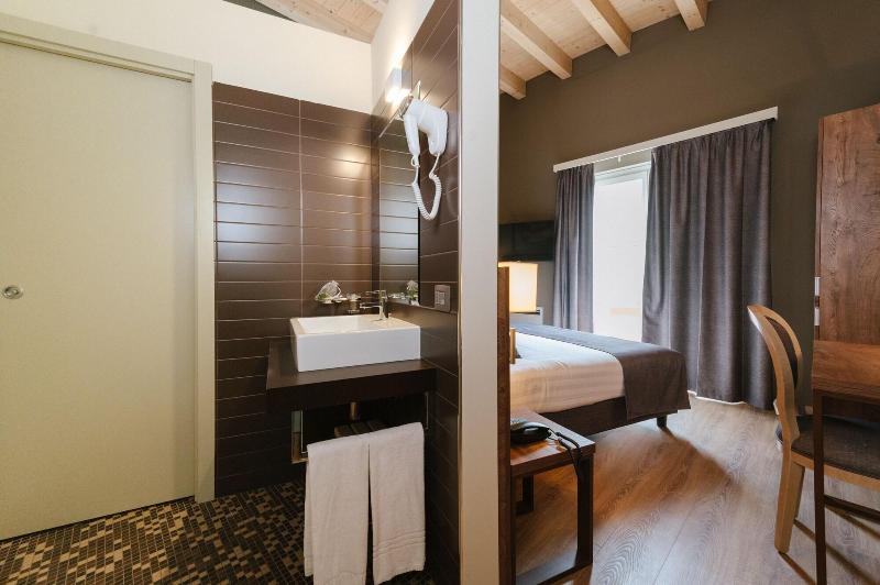 Lake Hotel La Pieve - Oda