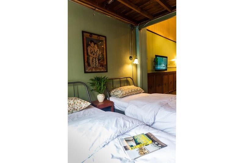 Live Local Cafe and Hotel 420 Cannabis Friendly - Oda