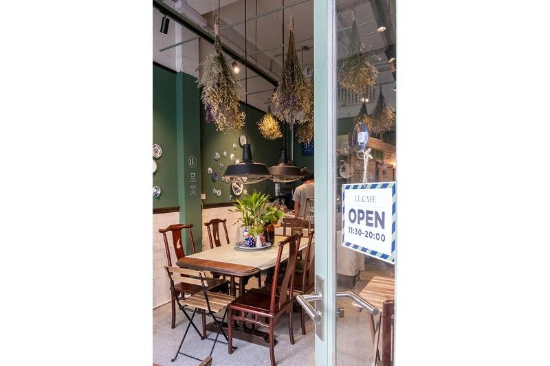 Live Local Cafe and Hotel 420 Cannabis Friendly - Oda