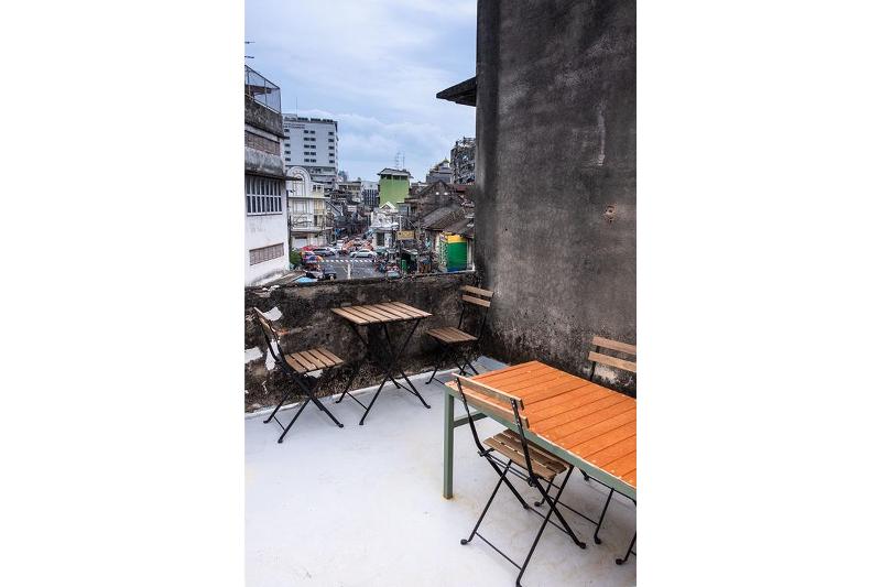 Live Local Cafe and Hotel 420 Cannabis Friendly - Oda