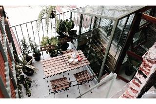 Live Local Cafe and Hotel 420 Cannabis Friendly fotoÄŸrafÄ±