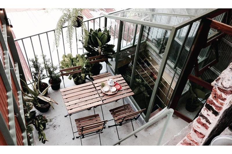 Live Local Cafe and Hotel 420 Cannabis Friendly - Oda
