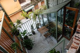 Live Local Cafe and Hotel 420 Cannabis Friendly fotoÄŸrafÄ±