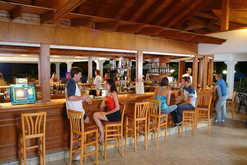 Nissiana Hotel and Bungalows - Bar
