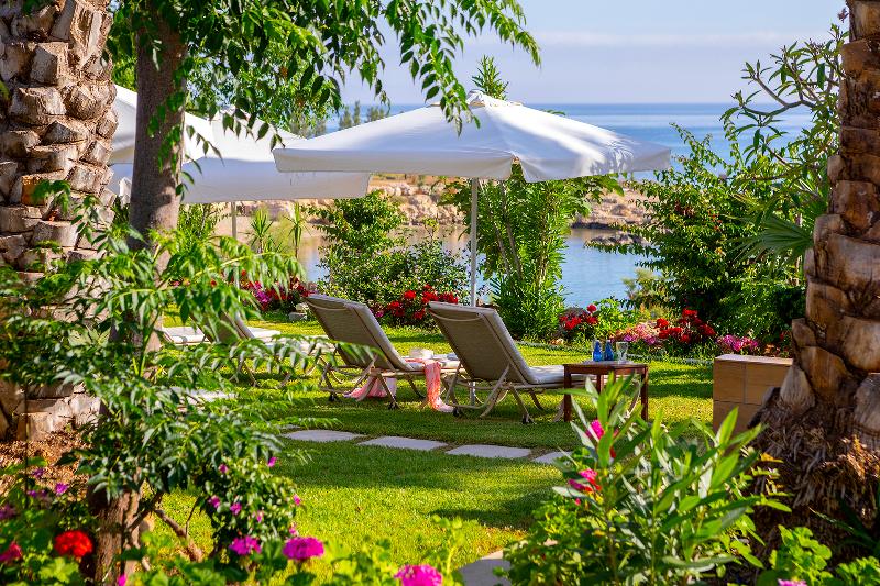 Crystal Springs Beach Hotel - Genel