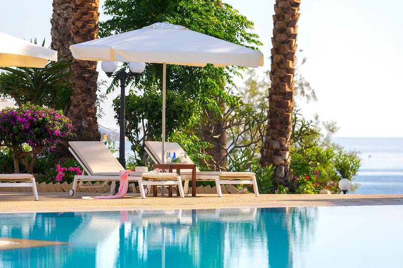Crystal Springs Beach Hotel - Havuz