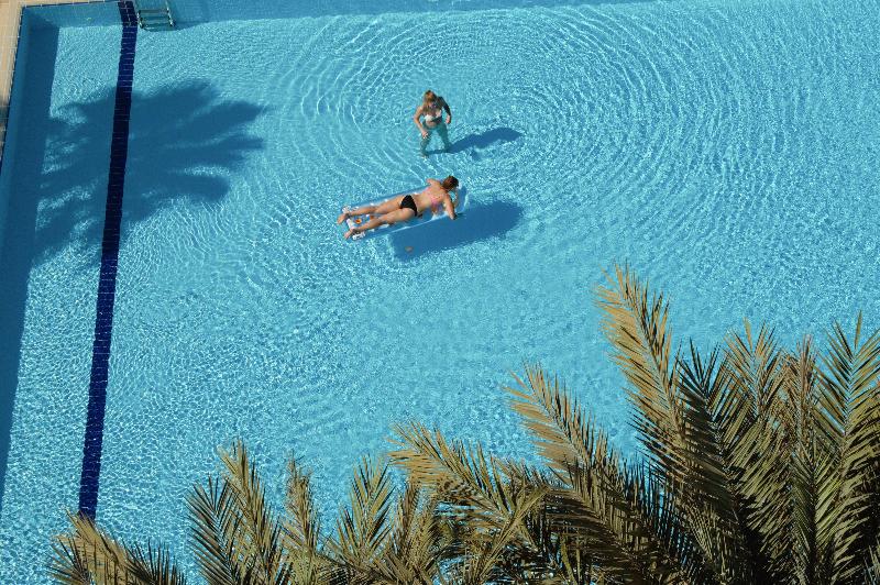 Crystal Springs Beach Hotel - Havuz