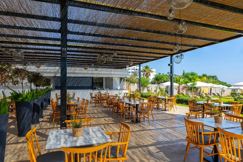 Crystal Springs Beach Hotel - Restoran