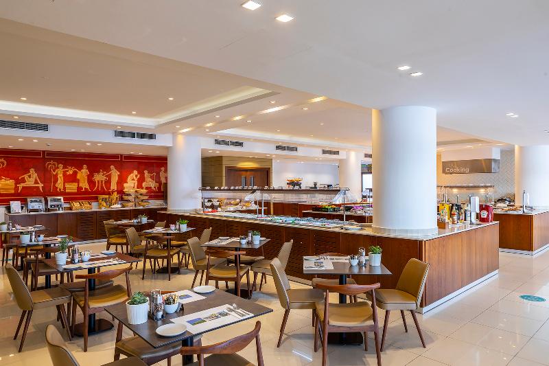 Crystal Springs Beach Hotel - Restoran