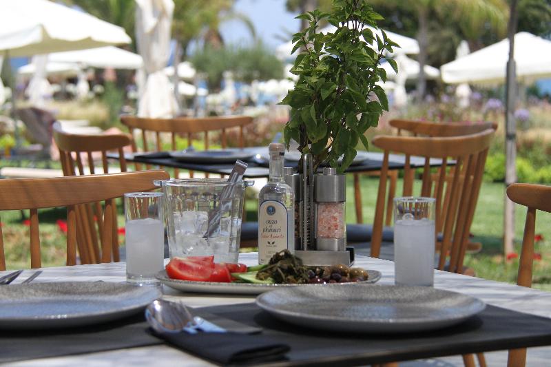 Crystal Springs Beach Hotel - Restoran