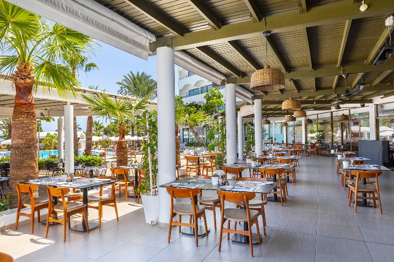 Crystal Springs Beach Hotel - Restoran