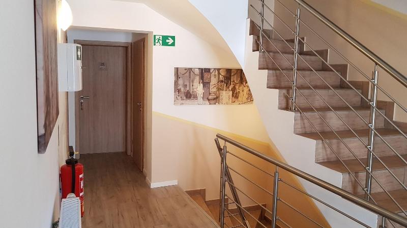 Garni City Hotel - Lobi