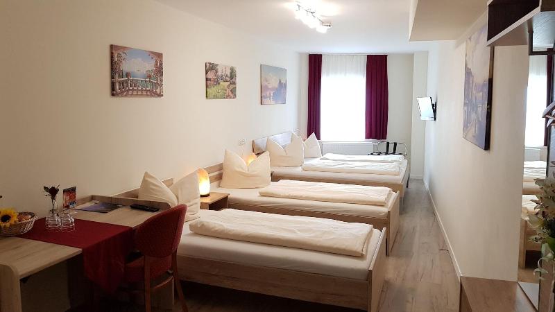 Garni City Hotel - Oda