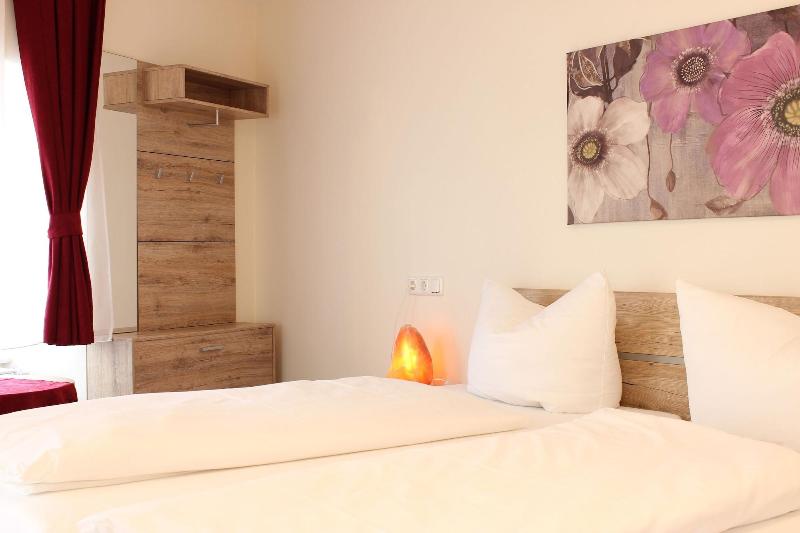 Garni City Hotel - Oda
