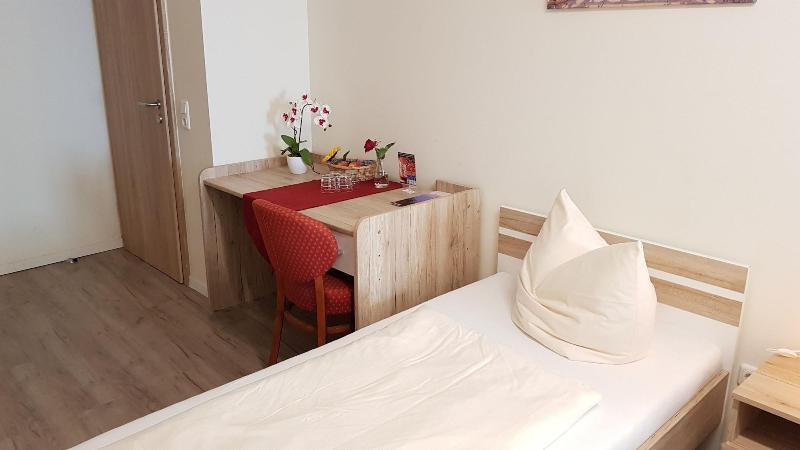 Garni City Hotel - Oda