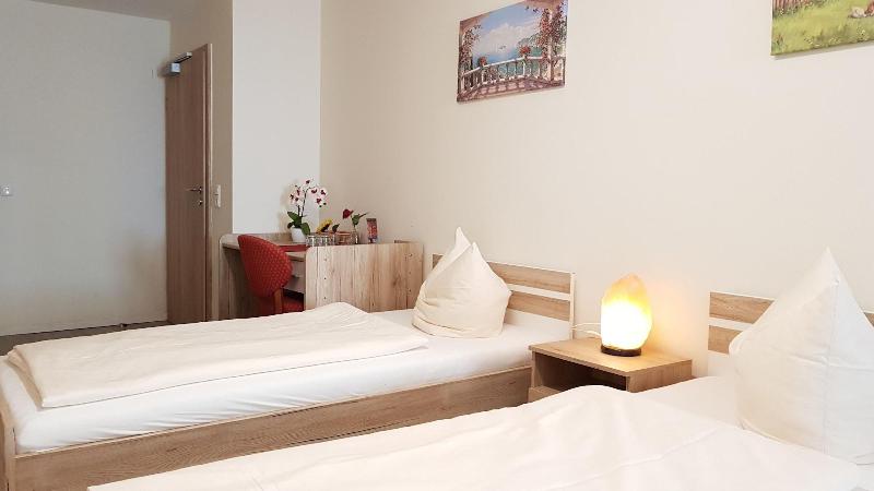 Garni City Hotel - Oda