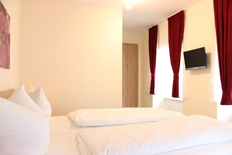 Garni City Hotel - Oda