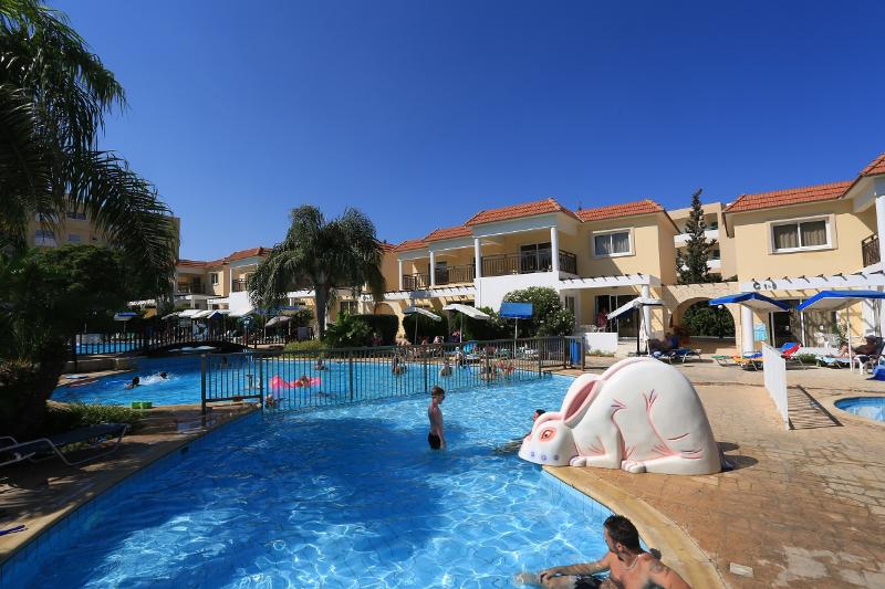 Sun Palace Protaras Waterpark Resort - Havuz