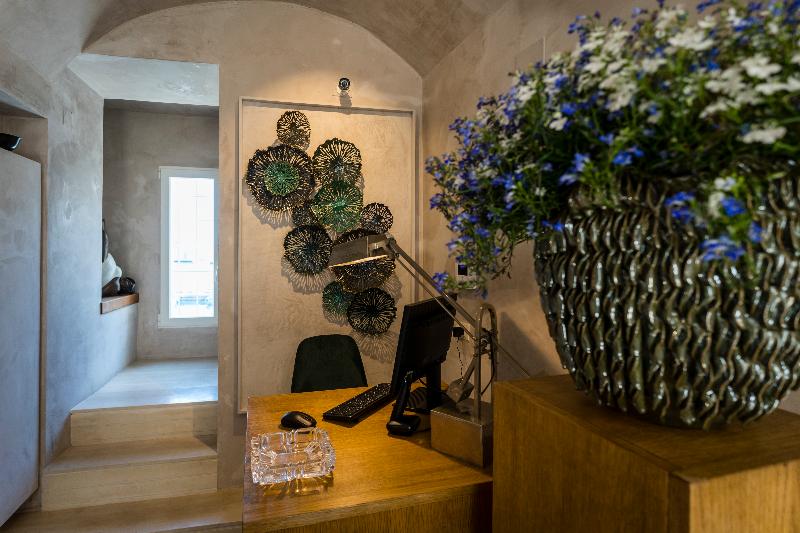 Al Console Luxury Suite - Lobi