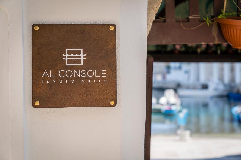 Al Console Luxury Suite - Genel