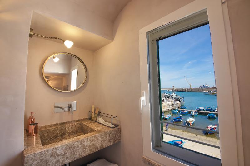 Al Console Luxury Suite - Oda