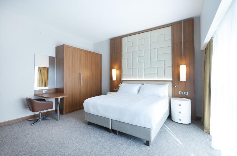 Grand Bellagio Batumi Convention & Casino Hotel - Oda