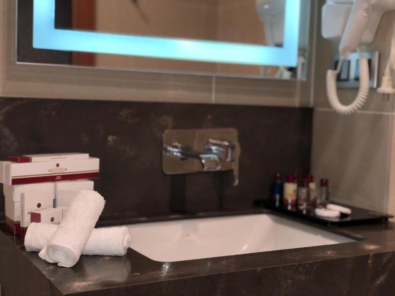 Grand Bellagio Batumi Convention & Casino Hotel - Oda
