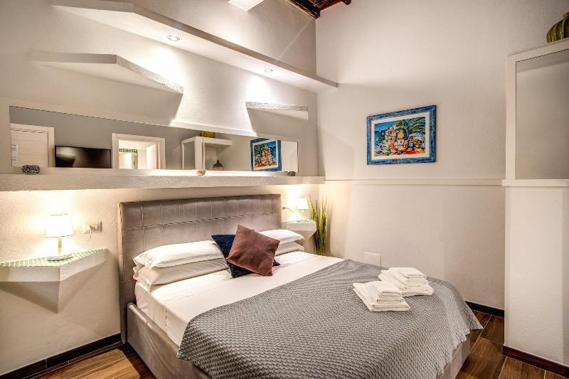Piazza Di Spagna Comfort Rooms - Oda