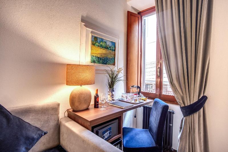 Piazza Di Spagna Comfort Rooms - Oda