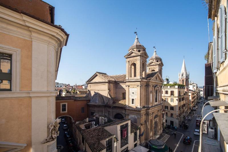 Piazza Di Spagna Comfort Rooms - Oda