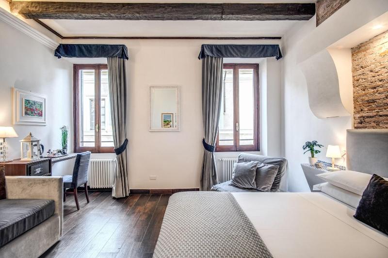 Piazza Di Spagna Comfort Rooms - Oda