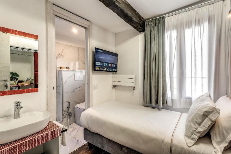 Piazza Di Spagna Comfort Rooms - Oda